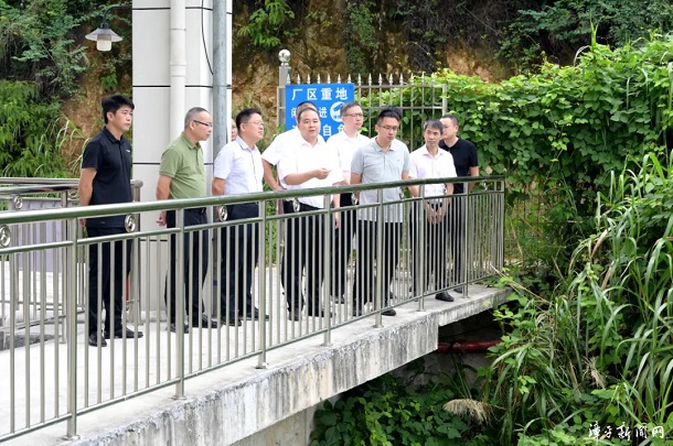 漳平市領導調研河長制及東門溪水質提升工作1.webp.jpg
